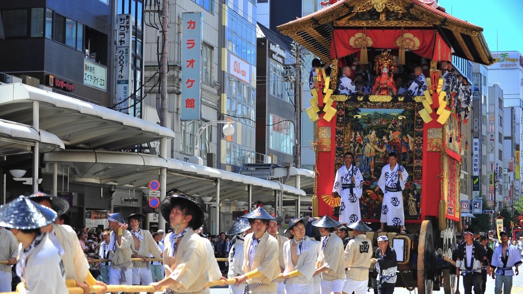 2012年京都祗园祭山鉾彩车巡游。 中新社