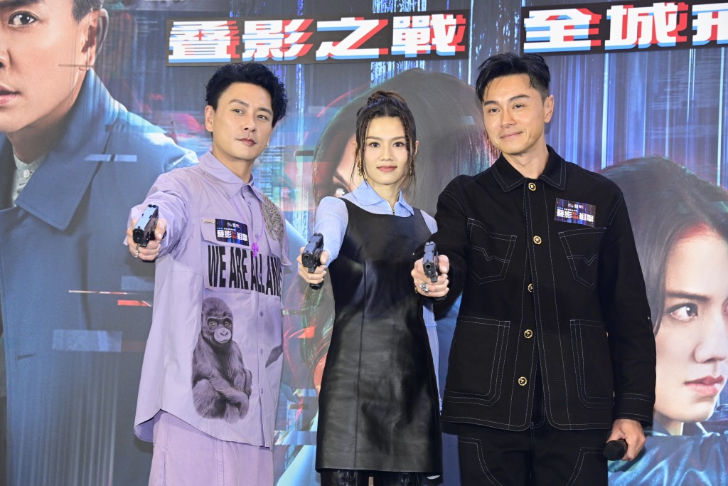 黃宗澤、周秀娜和黃浩然（右）為台慶劇宣傳。