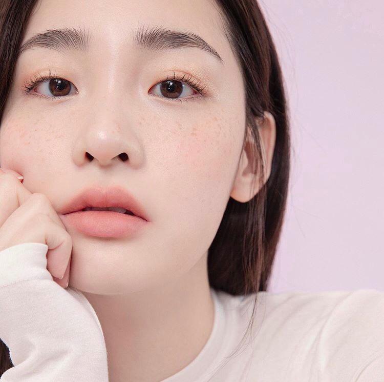 曾參演人氣韓劇《主君的太陽》的韓國女演員金敏荷也是配角之一。
