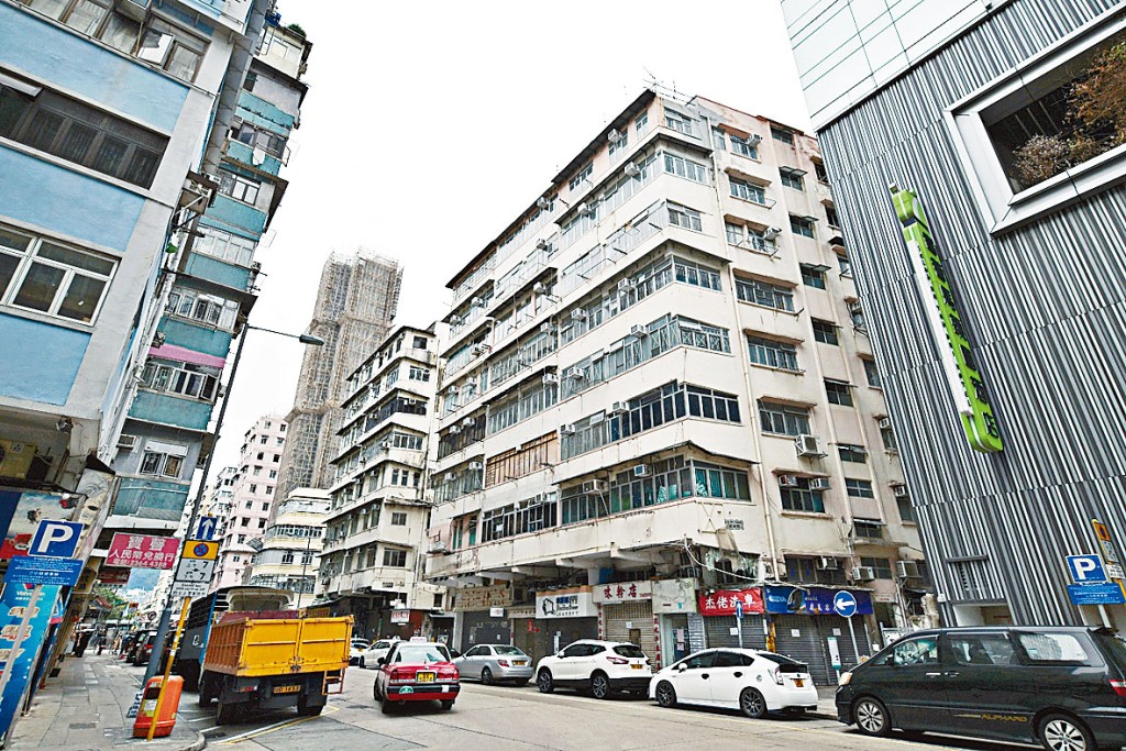 该项目地盘面积约9733方呎，可建总楼面约8.2万方呎。