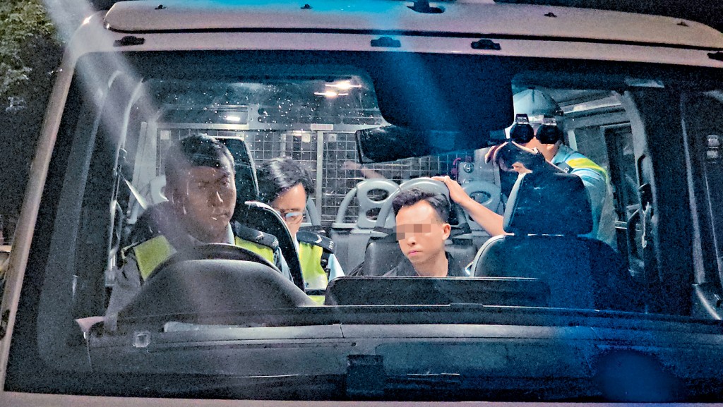 涉事男司機被警方拘捕。