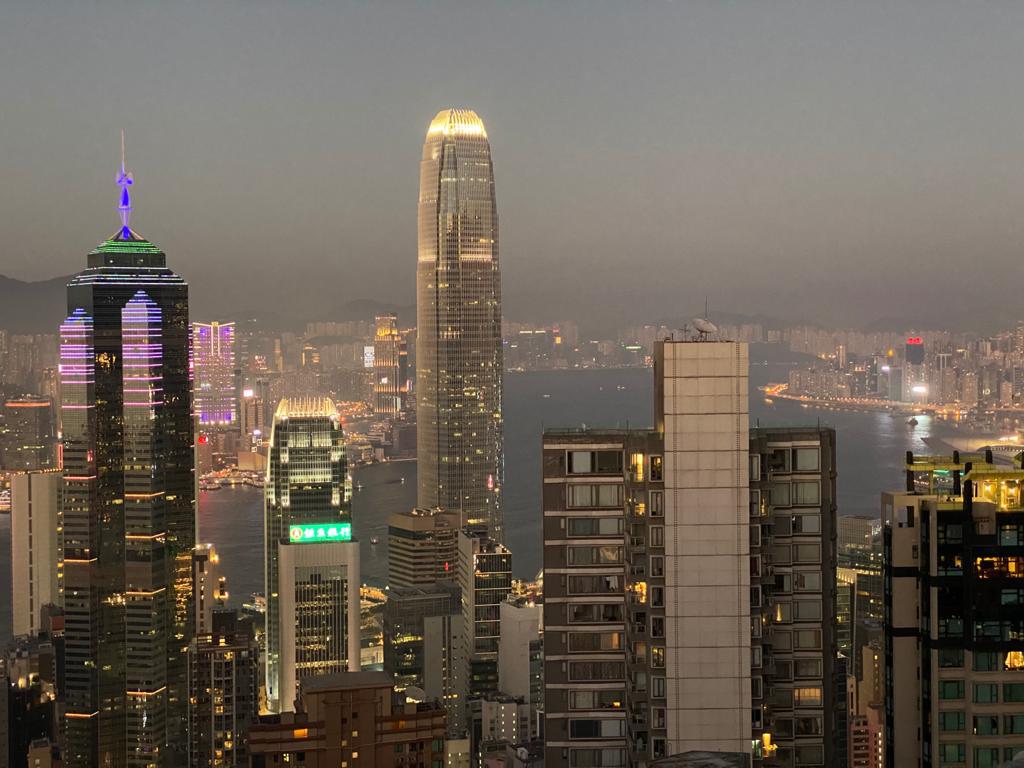 景觀方面，可欣賞維港煙花海景。
