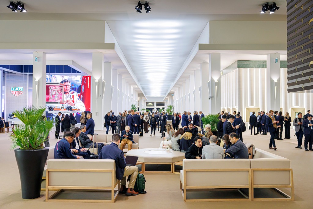 今年展期一如往年為期八日，4月14日開鑼，首4天只供業內人士及傳媒進場，4月18至20日為公眾開放日。