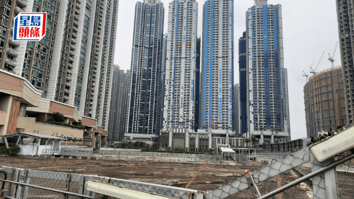 康城5校地兩幅交回政府 其餘分配予東華三院