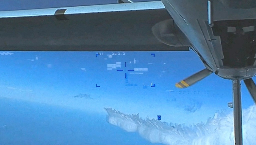 美国空军 MQ-9 无人机在黑海事件中拍下俄机。路透社