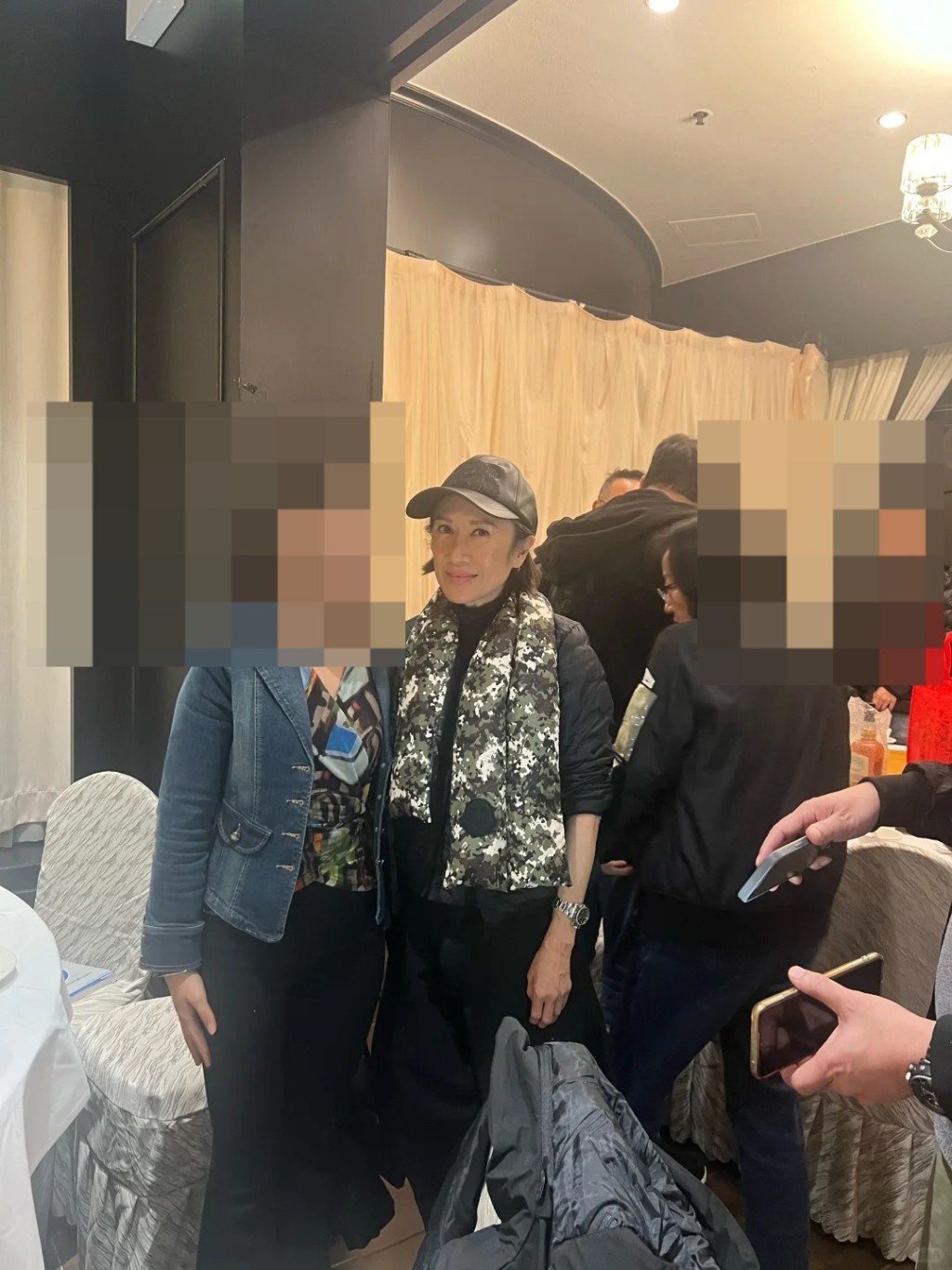 日前，有網民在小紅書上分享了一張於飯局上巧遇呂珊的合照，指自己將呂珊誤認為有TVB「御用阿媽」之稱的陳秀珠。