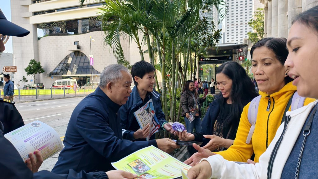 活動旨在提升市民及旅客的守法意識。 活動旨在提升市民及旅客的守法意識。