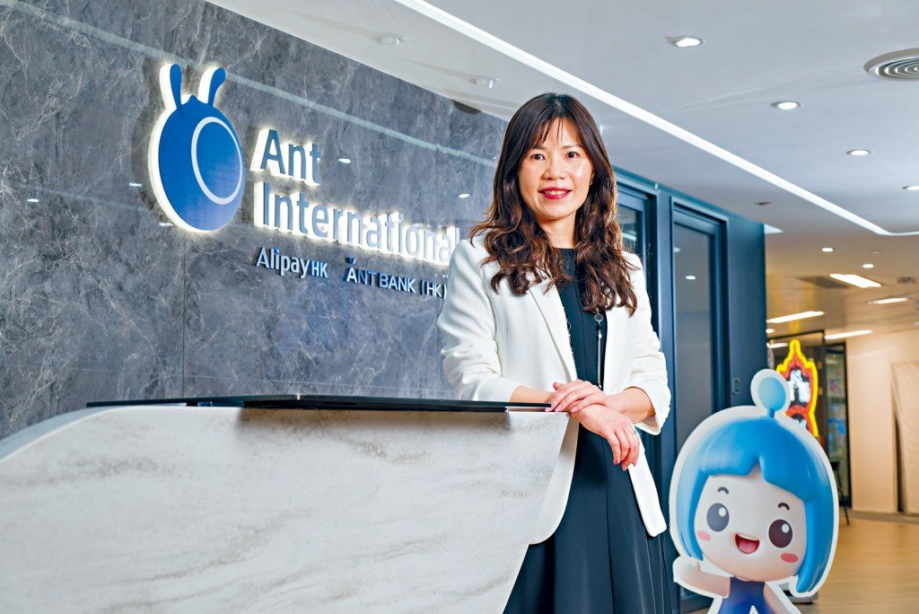 Venetia表示，AlipayHK成功促進粵港澳三地的移動支付互聯互通，令三地市民往來消費更加便利。