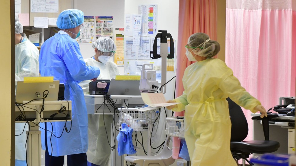 全港社區抗疫連線呼籲市民為醫護人員鼓掌。資料圖片