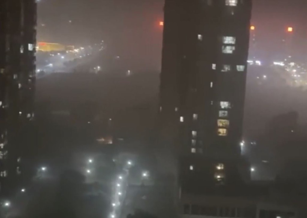 廣西糖廠洩漏的刺激煙霧，籠罩周邊街區。