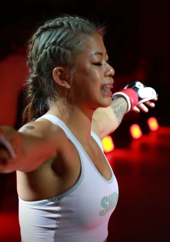 徐小姐是上海一名MMA女拳手。