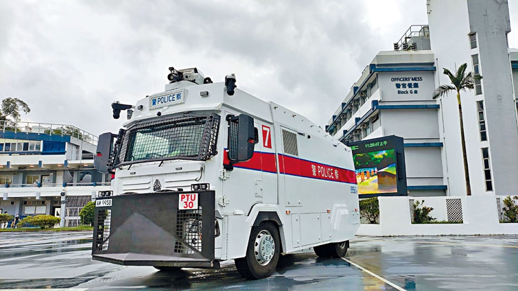 警方新購置的國產「水炮車」,下月可被調配執行任務。