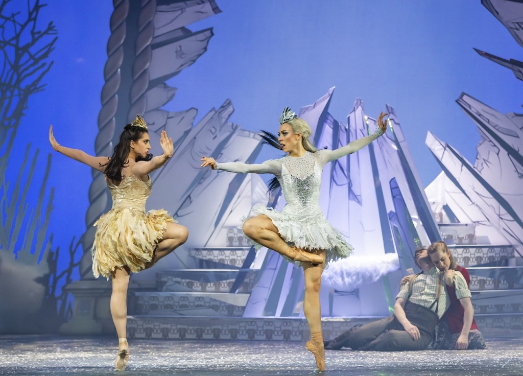 蘇格蘭芭蕾舞團（英國）以舞蹈演出安徒生的經典童話故事。(© Andy Ross)