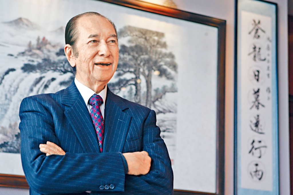 一代賭王何鴻燊入土為安，長眠於家族墓園。