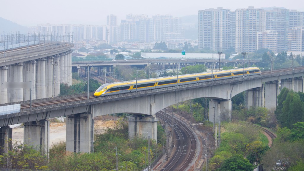 受台湾花莲7.2级地震影响，广州部份铁路临时封锁。微博