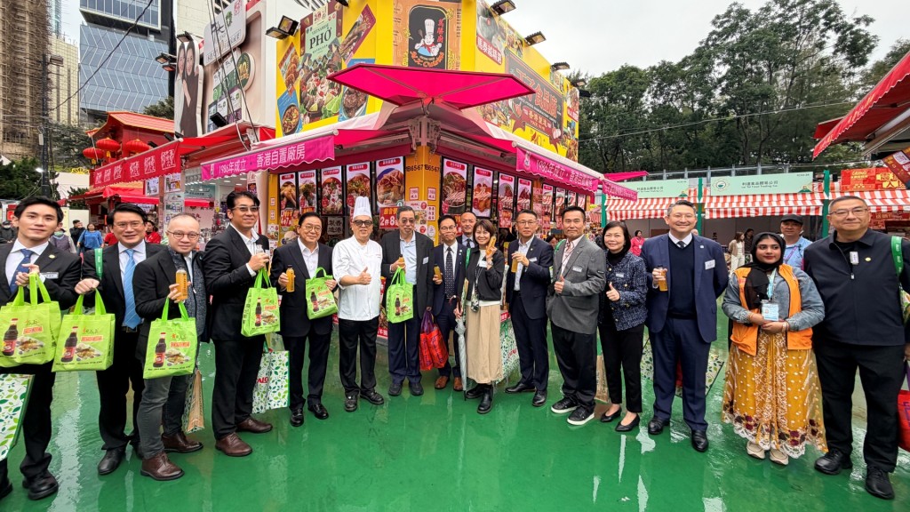 經民聯多名核心成員今早參觀工展會及消費。