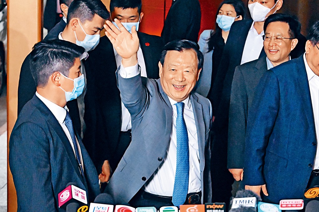 消息指港澳辦主任夏寶龍明起訪港6天，全方位視察本港經濟民生狀況。