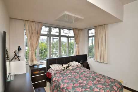 主人房可三邊下牀,採光亦佳,通爽舒適。