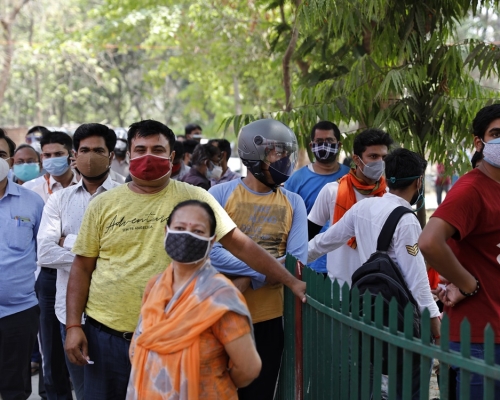 印度現時已突破2000萬宗確診。AP圖片