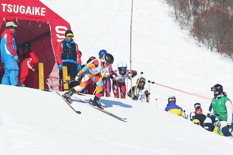 日本長野縣滑雪場雪崩，逾10人被活埋傳包括外國遊客。官網