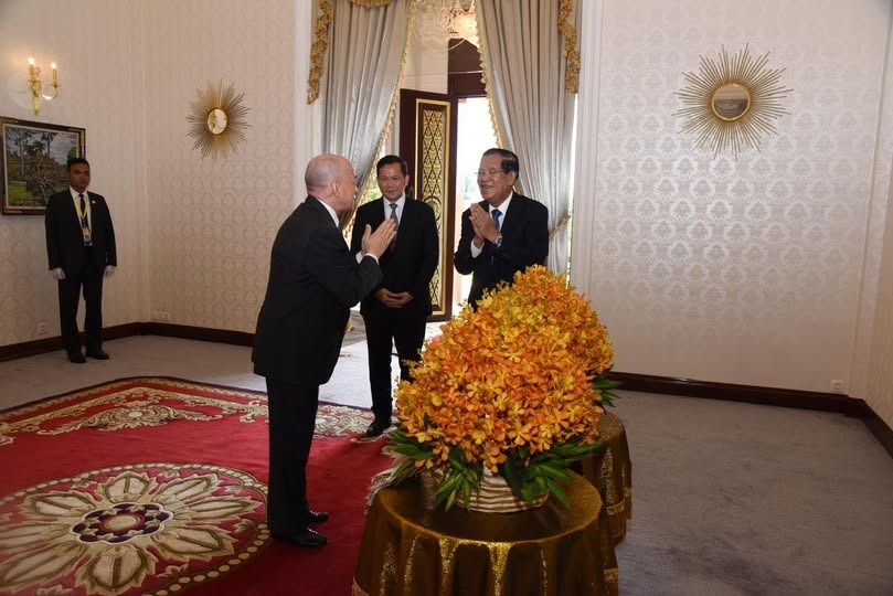 洪森发文指出，柬王在北京手术成功。 洪森FB