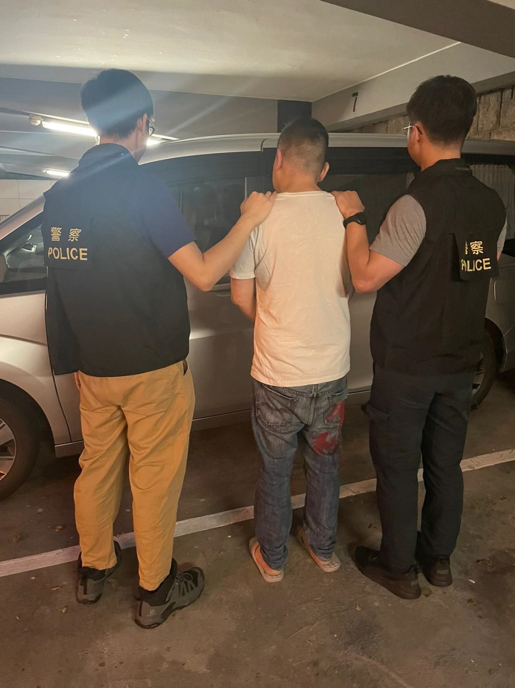 警方今日以涉嫌「盜竊」在觀塘區拘捕一名47歲姓王男子。警方提供