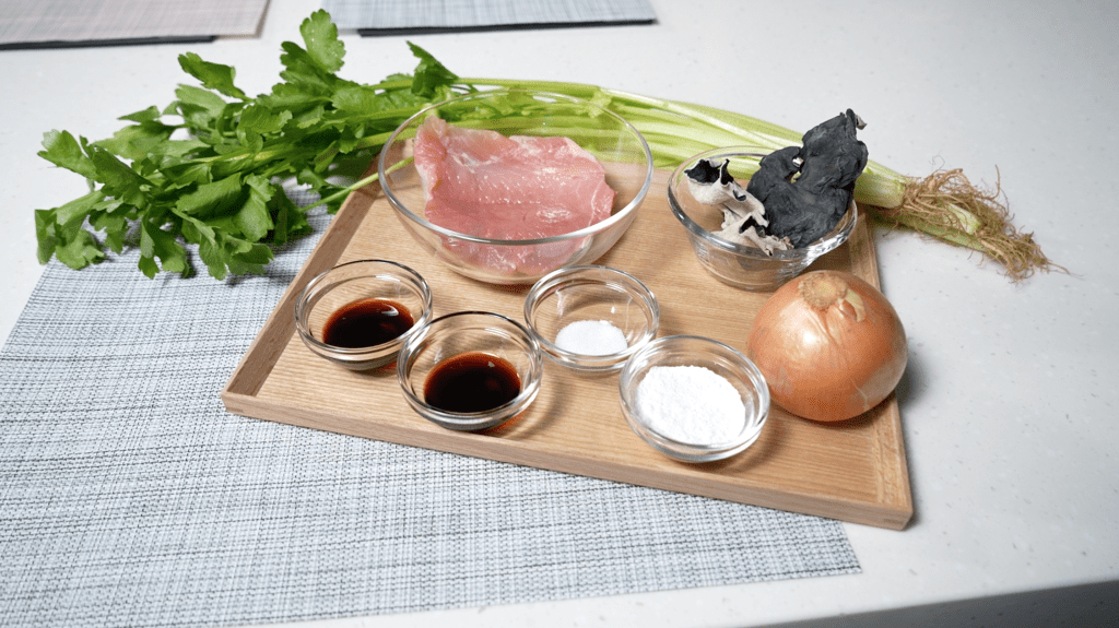 芹菜木耳洋蔥炒肉絲材料 芹菜木耳洋蔥炒肉絲材料