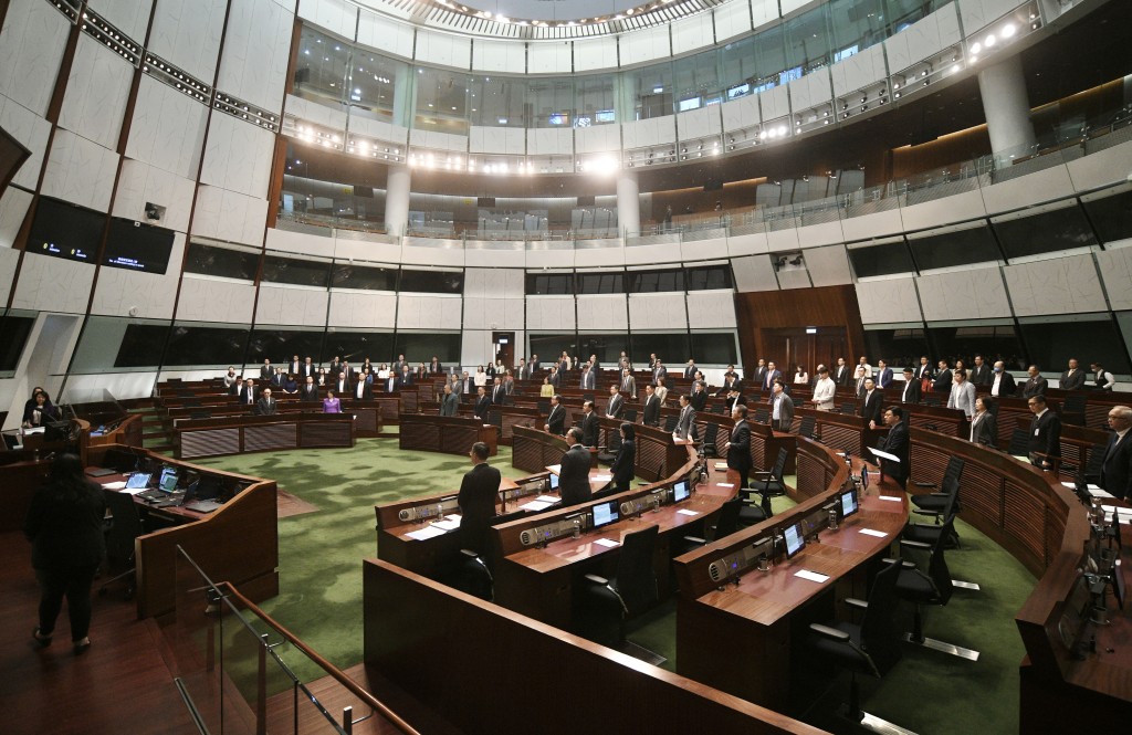 距離立法會選舉提名期展開只有兩星期,至今仍未有人公開宣布參選。 距離立法會選舉提名期展開只有兩星期,至今仍未有人公開宣布參選。