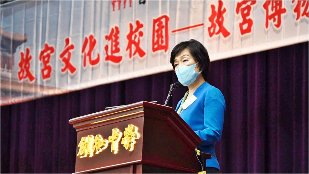 蔡若蓮指教育局會持續更新課程,讓學生加強了解國情。