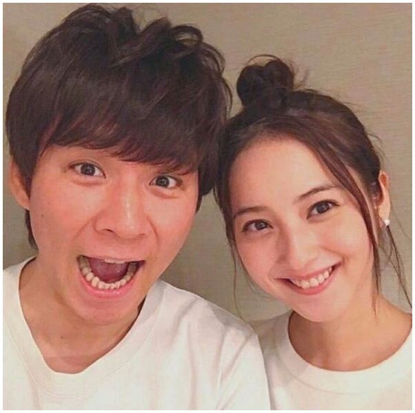 渡部建於2017年與佐佐木希結婚。