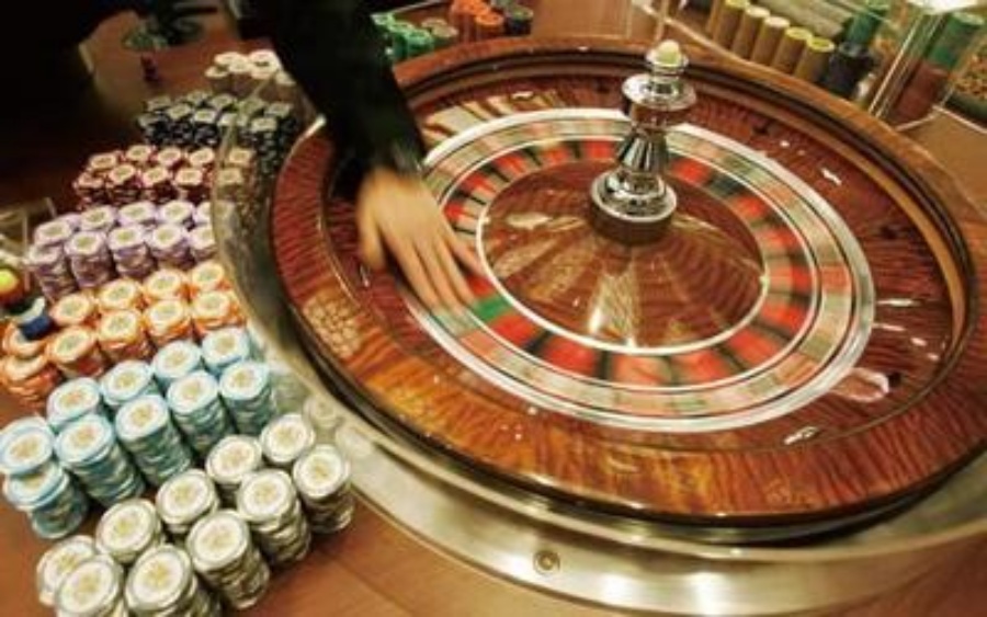 梅云年因赌博亏输500多万元人民币。