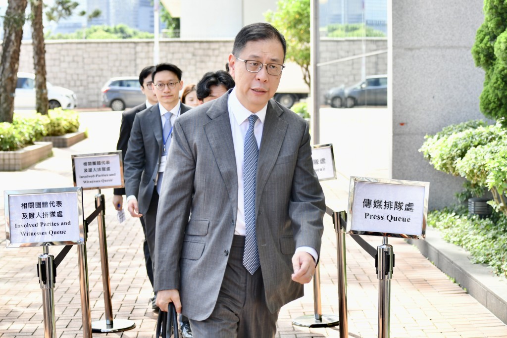 代表獨立委員會的資深大律師杜淦堃。
