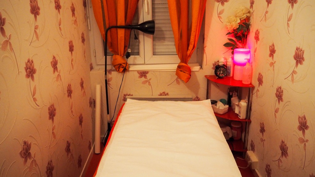 泰國12歲女童遭母親帶到東京強迫賣淫的案件震驚社會。 法新社示意圖