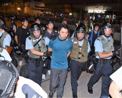 沙田區議員黃學禮涉襲警被捕。