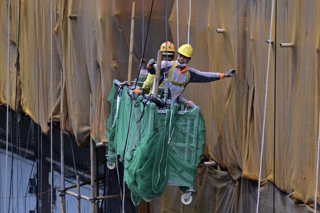 当局发现工人成本、建筑材料及设备的合约风险溢价、设计标准及要求、政府审批流程，以及工程复杂性，五大方面导致香港建造成本高昂。资料图片