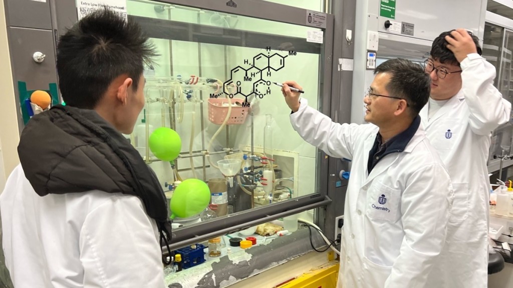 科大研究團隊開發出製造「炭疽黴素」的新方法。
