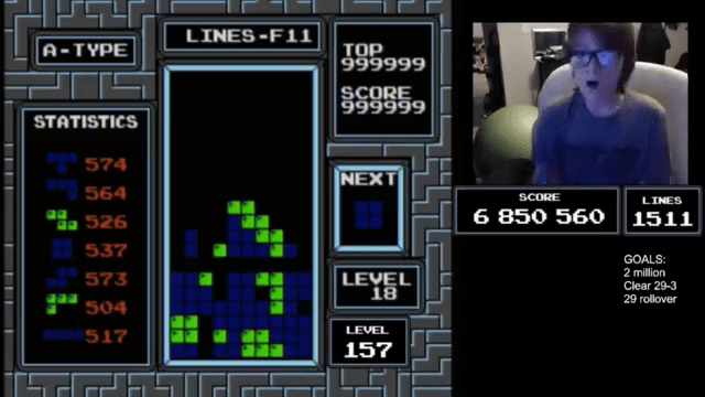 美国13岁少年威里斯·吉布生（Willis Gibson）用了约36分钟将游戏打入hang机状态，成为史上首名Tetris打爆机人类玩家。