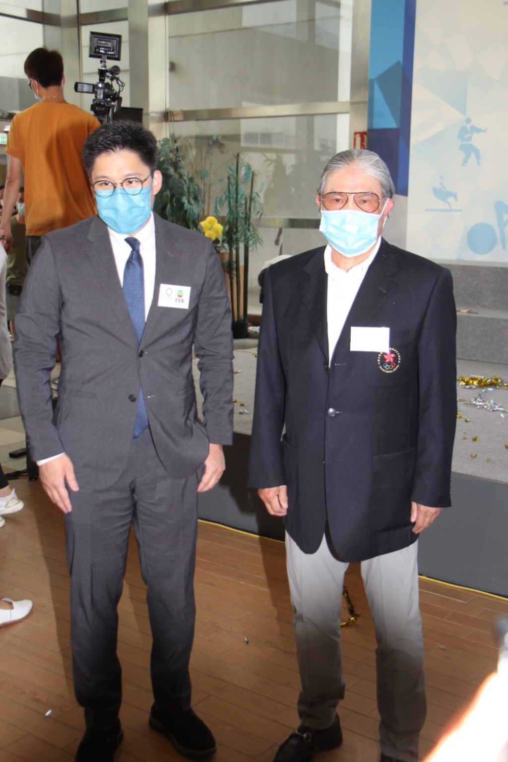 霍震霆及霍啟剛。