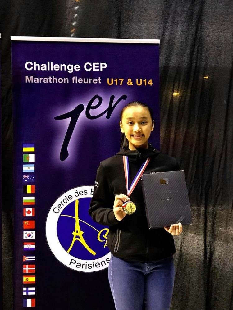 2019年，14岁的Daphne在法国马拉松剑击赛夺金。 FIE图片