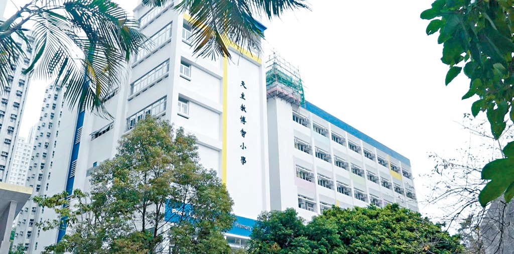 天主教博智小學將會與教區屬校合併，鴨脷洲街坊學校則會申請下學年以私營方式開辦小一班級。