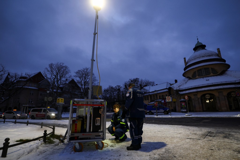 德國柏林電網疑遭左翼分子縱火 3.5萬戶家庭受影響。路透社