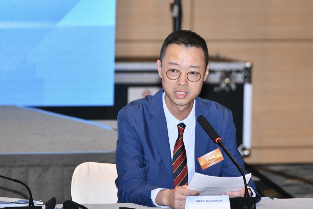 香港中华出入口商会代表 龙昌投资有限公司董事总经理梁毓雄。卢江球摄