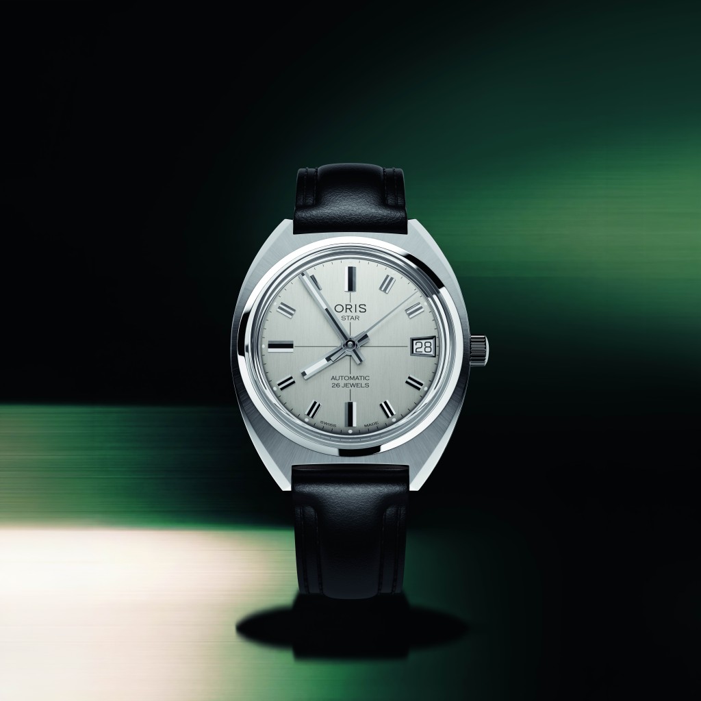 Oris Star特別版，錶殼：35mm不鏽鋼 / 機芯：733-1自動 / 售價：$17,800。
