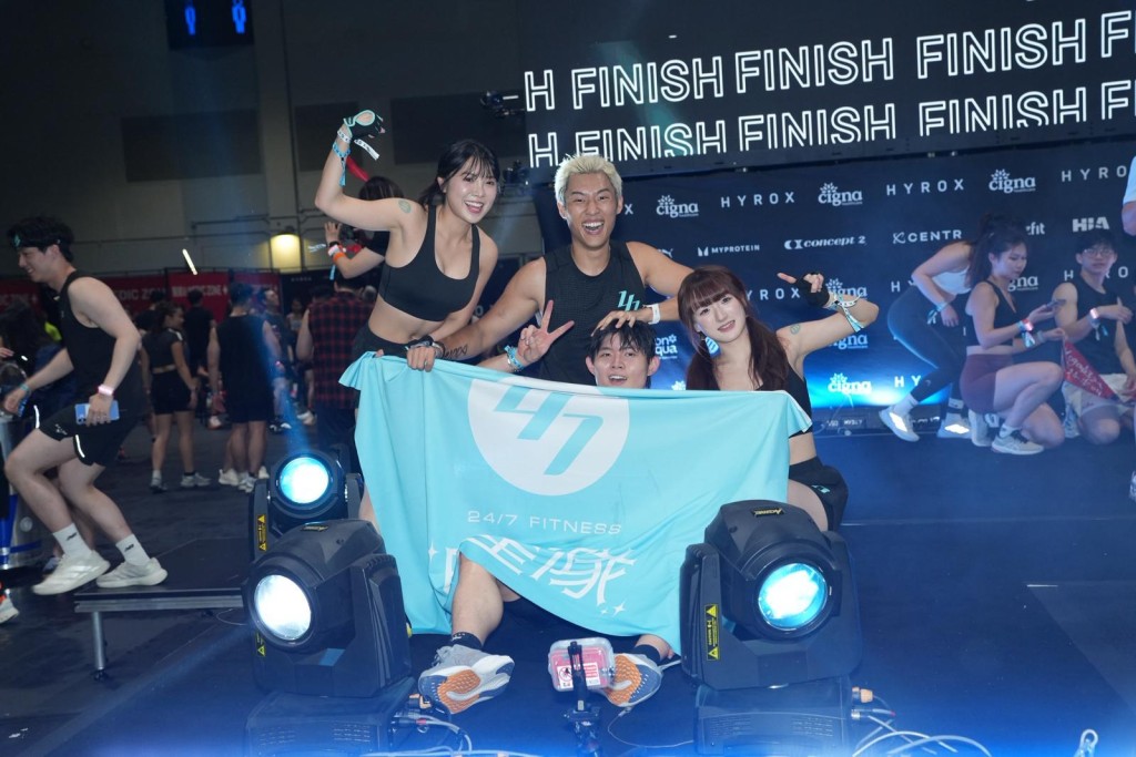 「24/7 FITNESS明星接力隊」由Lolly Talk成員郭曉妍（AhYo）、曾美欣（MeiMei），聯同新晉藝人蔡浩然（Scott Choi）以及Hin組成。