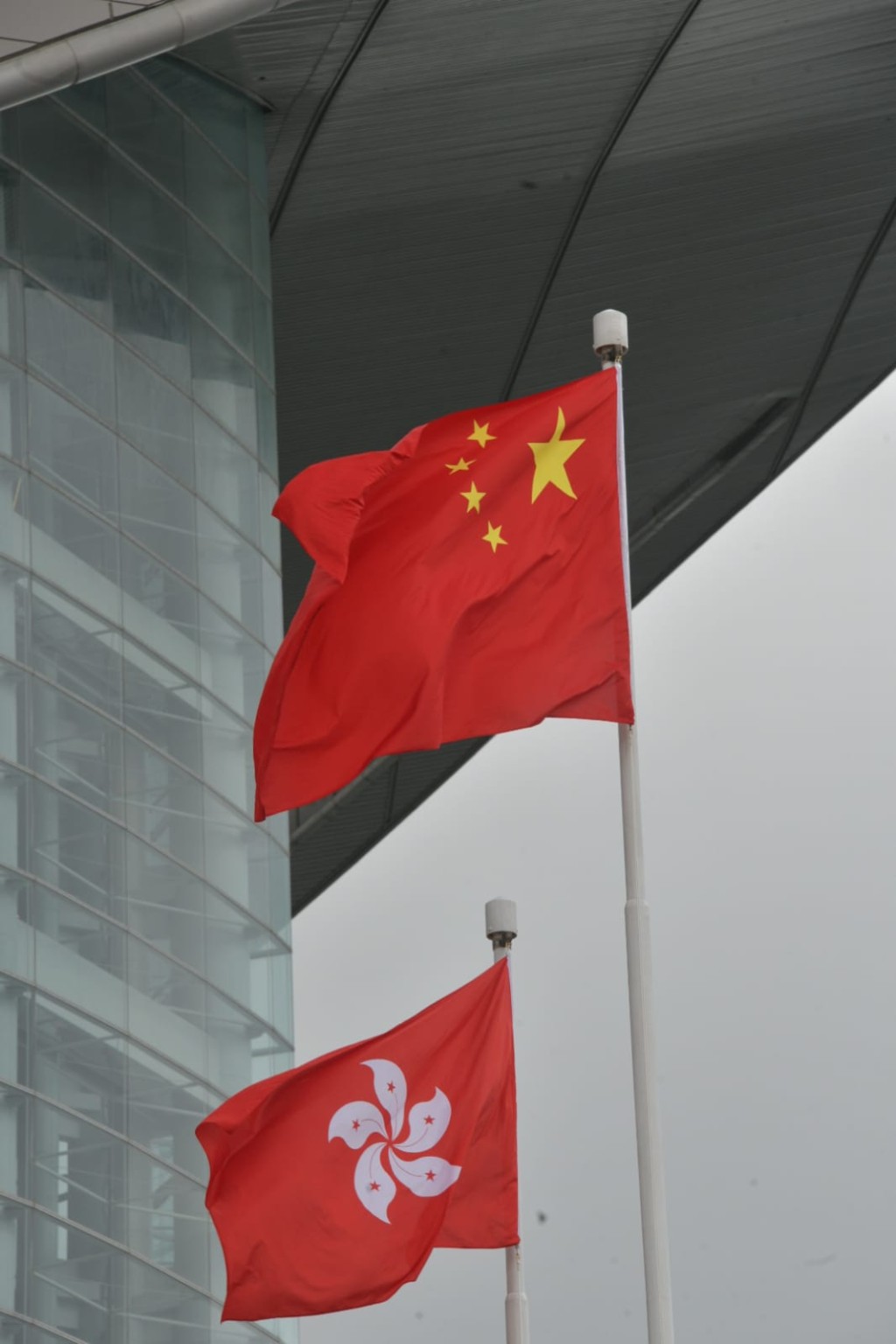 升旗儀式於今早8時在灣仔金紫荊廣場舉行。
