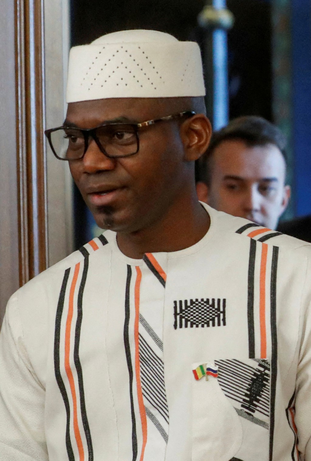 卡馬拉為2020年及2021年兩次政變後軍政府核心人物之一，被視為軍方重要領袖。路透社