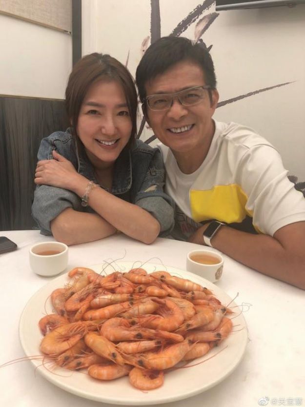  關寶慧拒再提與黃日華的緋聞，笑言已被人問足5年。