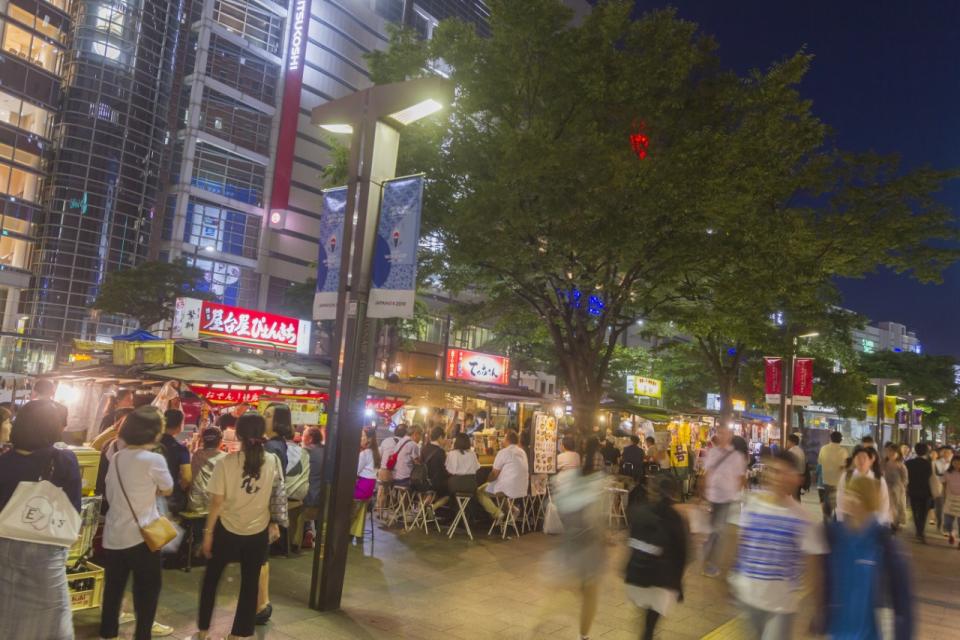 巨型蟑螂已攻入九州北部,圖為屋台夜市。福岡旅遊官網