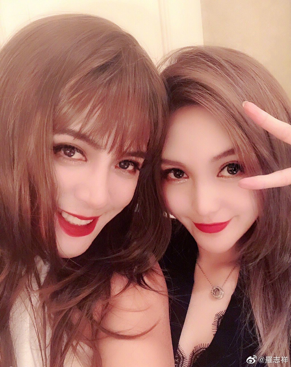 連他扮女人與周揚青合照,也一併公開。