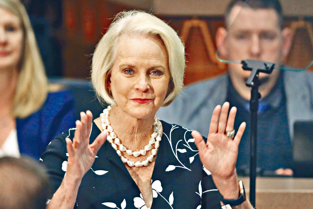 ■共和黨參議員麥凱恩的遺孀辛迪。